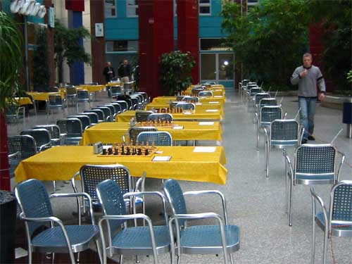 BL0607R4Tische.jpg